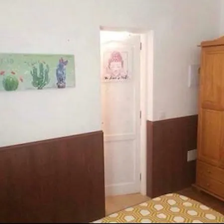 La De Padres Lejlighed *